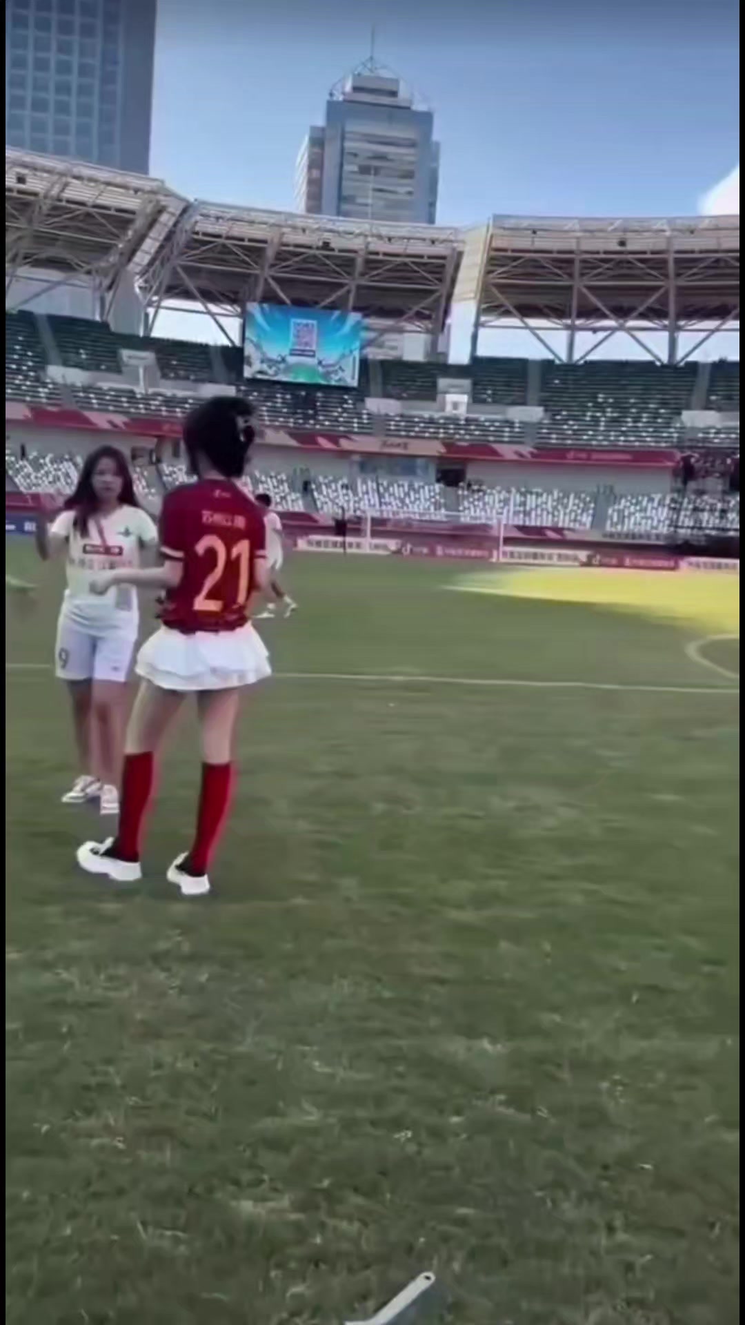 @Hu&acirc;n Xe T&agrave;u