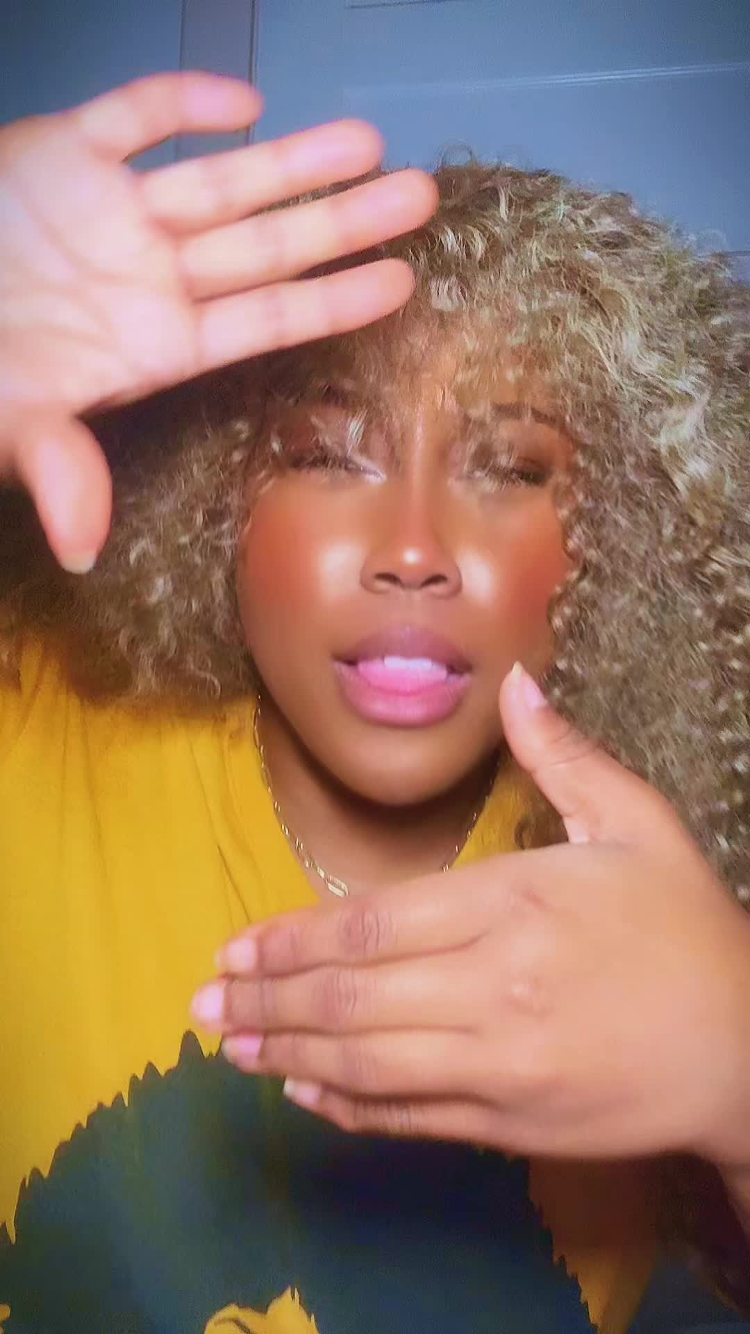 @miss.indi.robinson