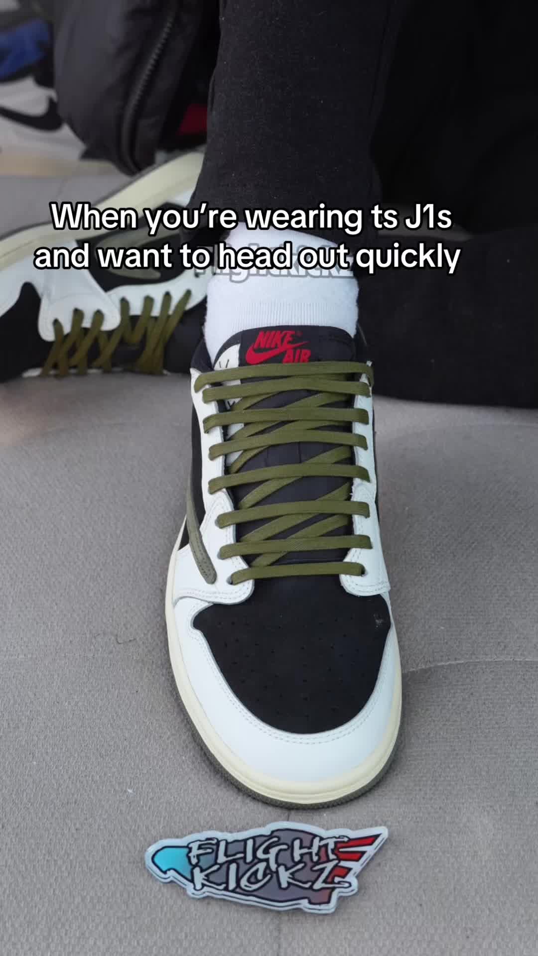 @Lacedsneaker