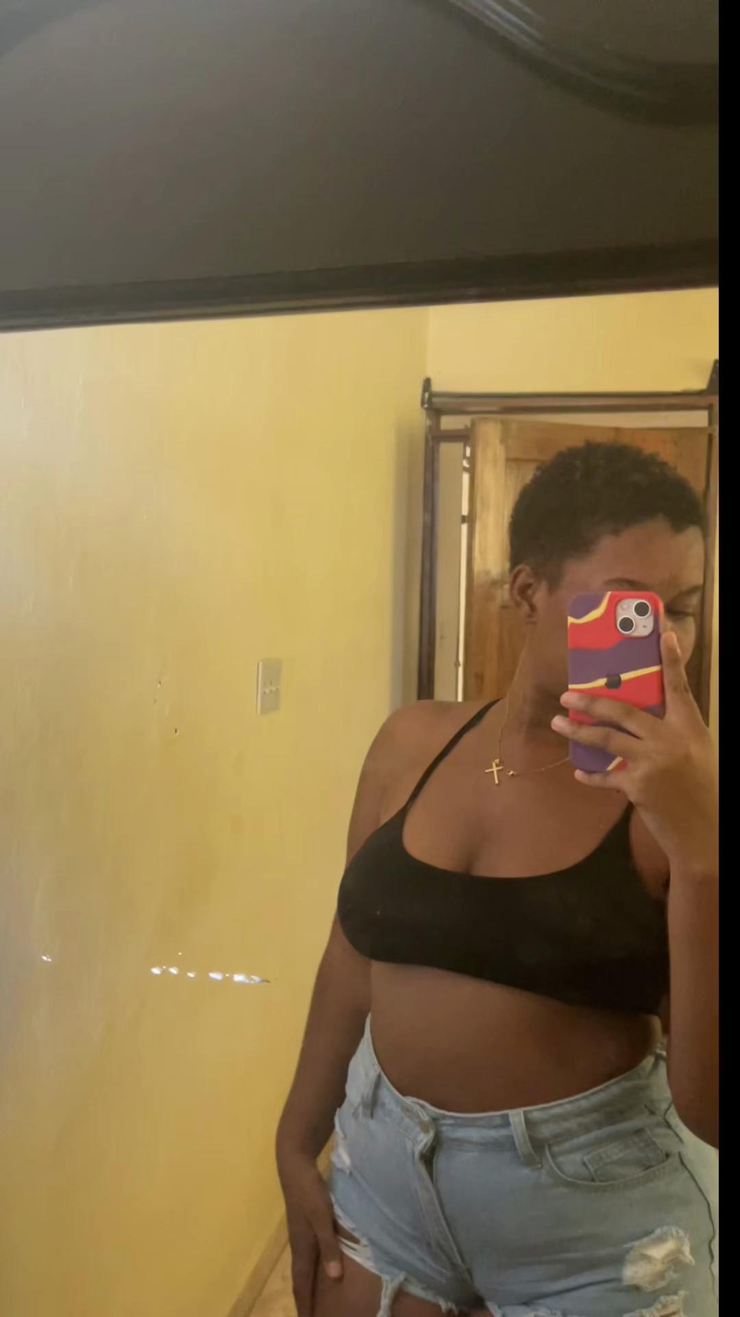 @👅Shaïna🫧🌸