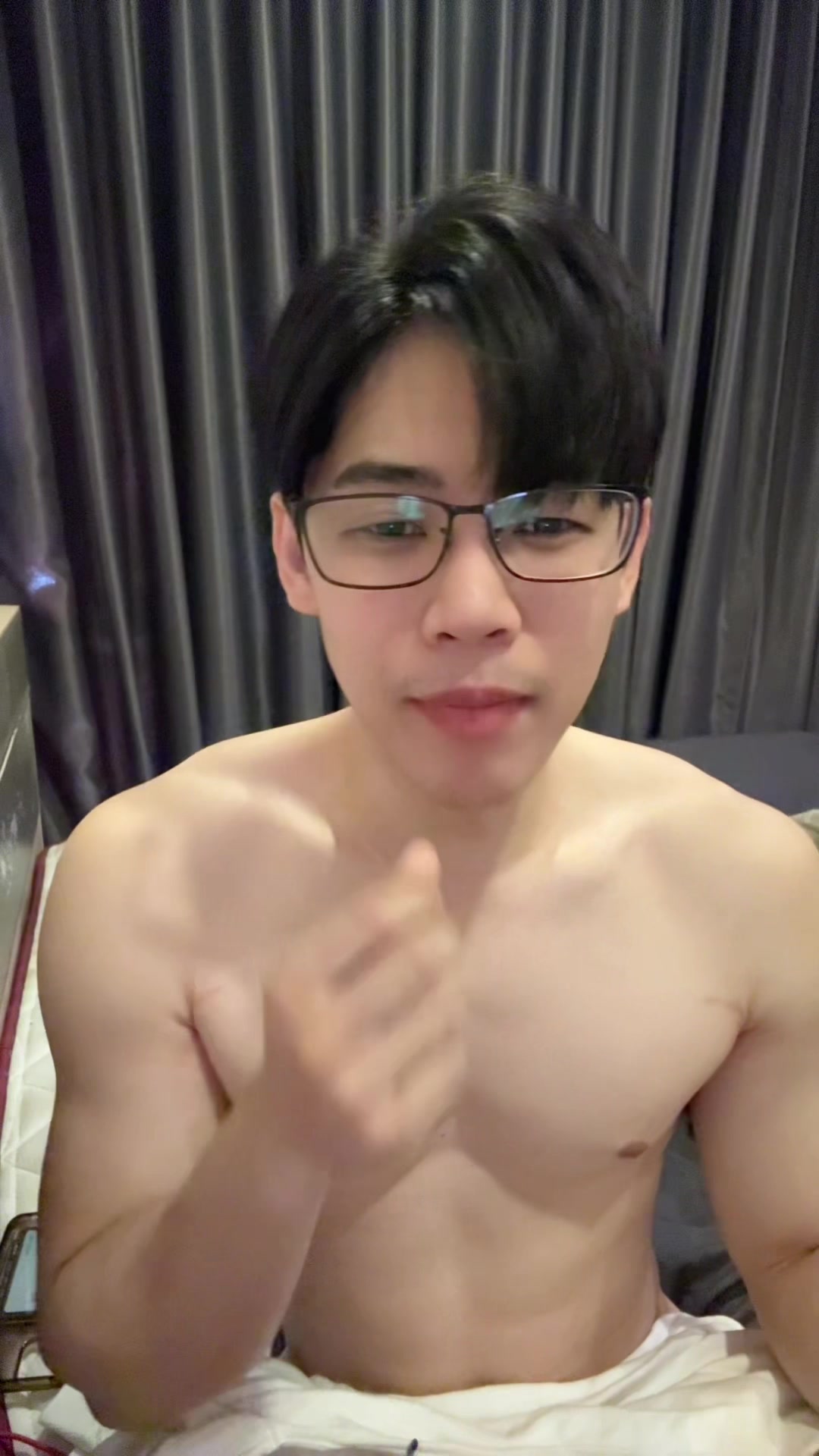 @aomsin