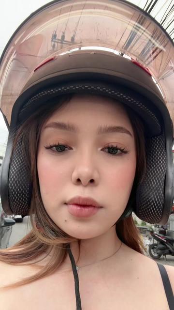 @𝒴 .