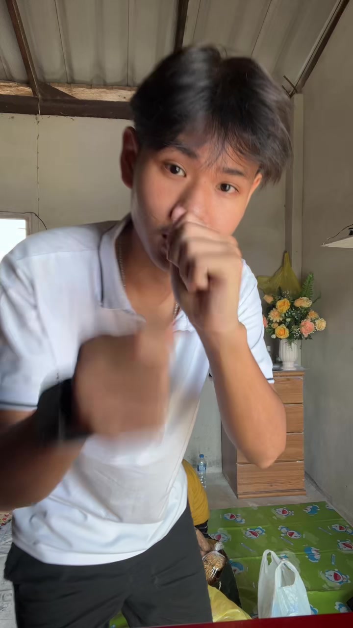 @Myat🦖