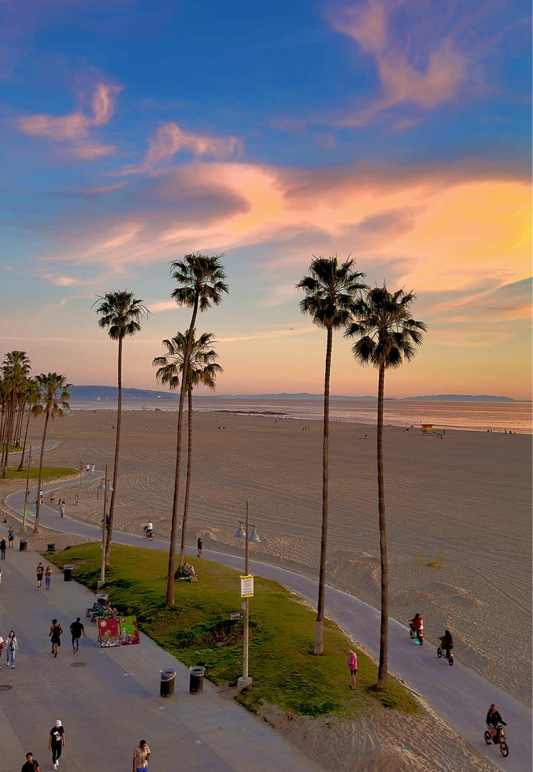 @Venice Beach Boardwalk