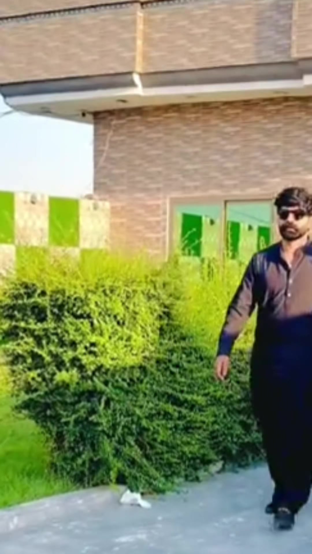 @Malik Rehan awan😎✌