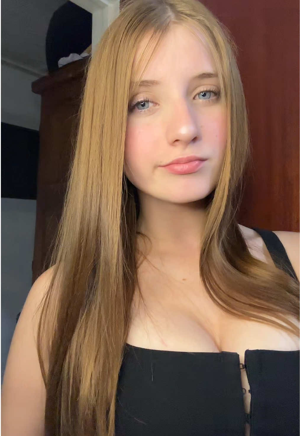 @v4lentinaaaaa._