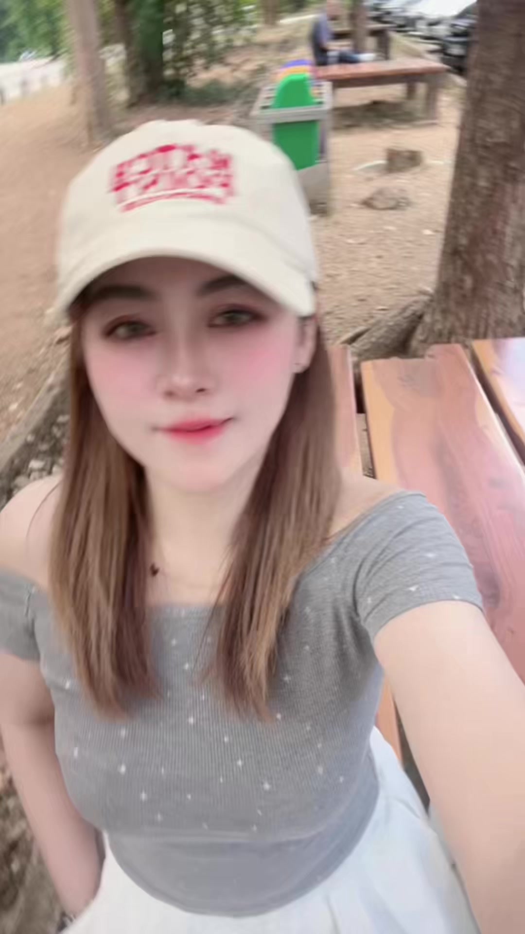 @nisachon