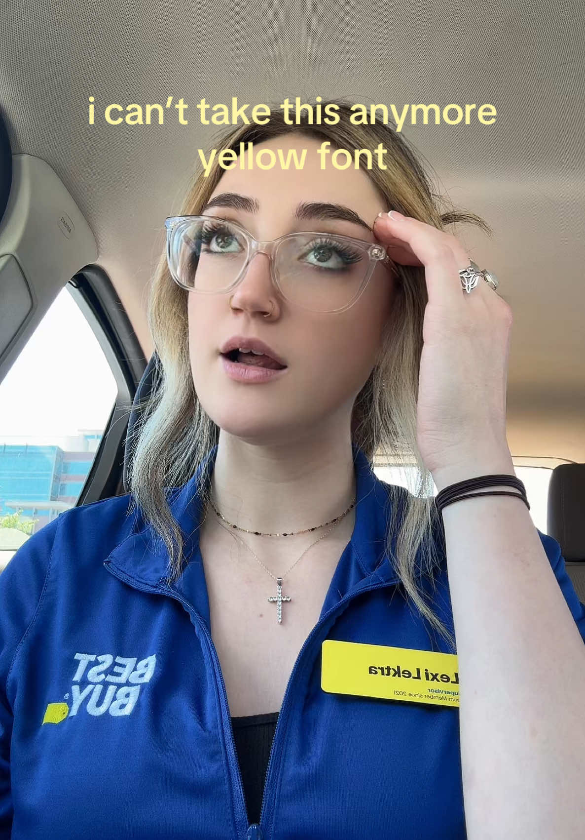 @𝘭𝘦𝘹𝘪 シ