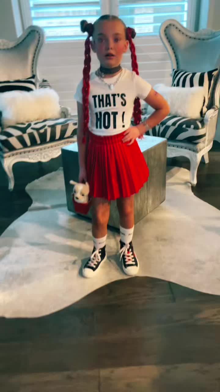 @👸🏼𝓠𝓾𝓮𝓮𝓷 𝓫🐝