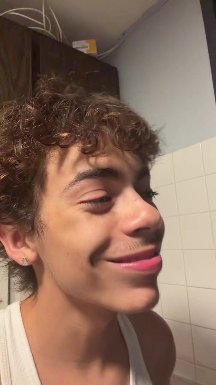 @iseezayy