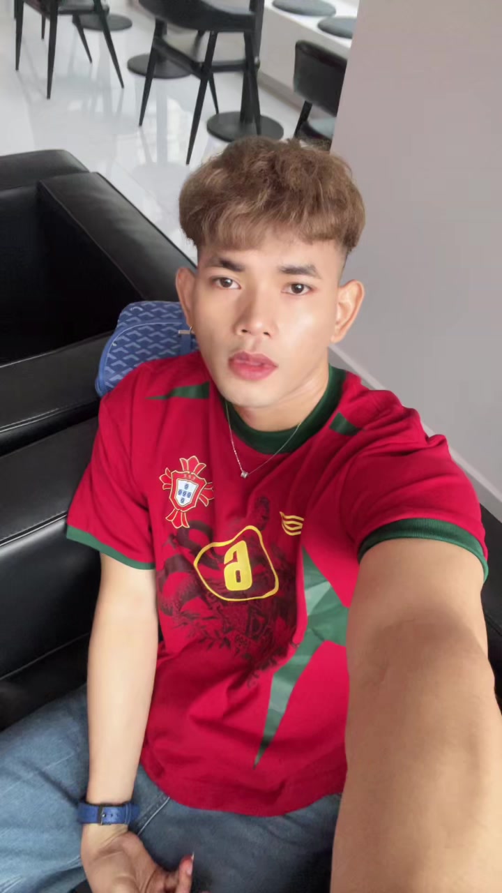 @Chhen | គីម រ៉ាឆេន