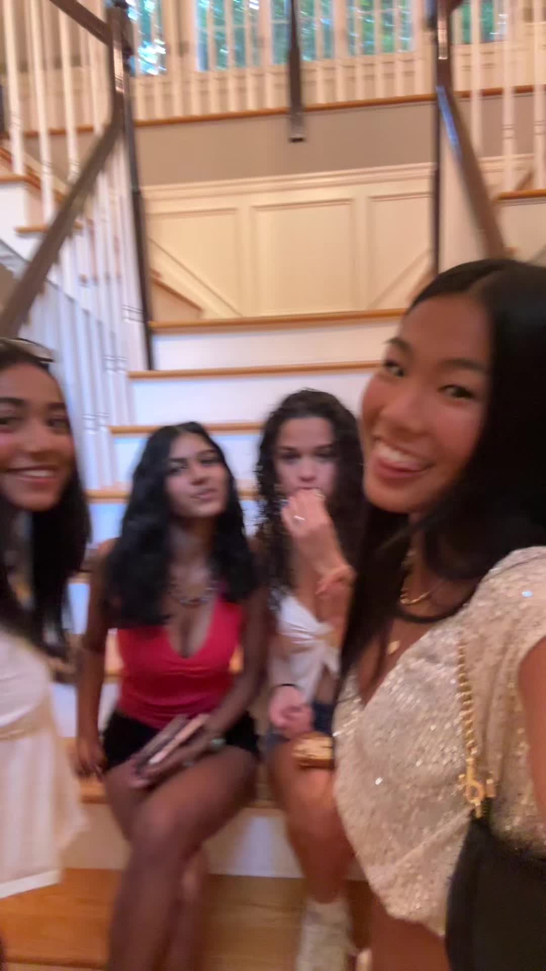 @bella