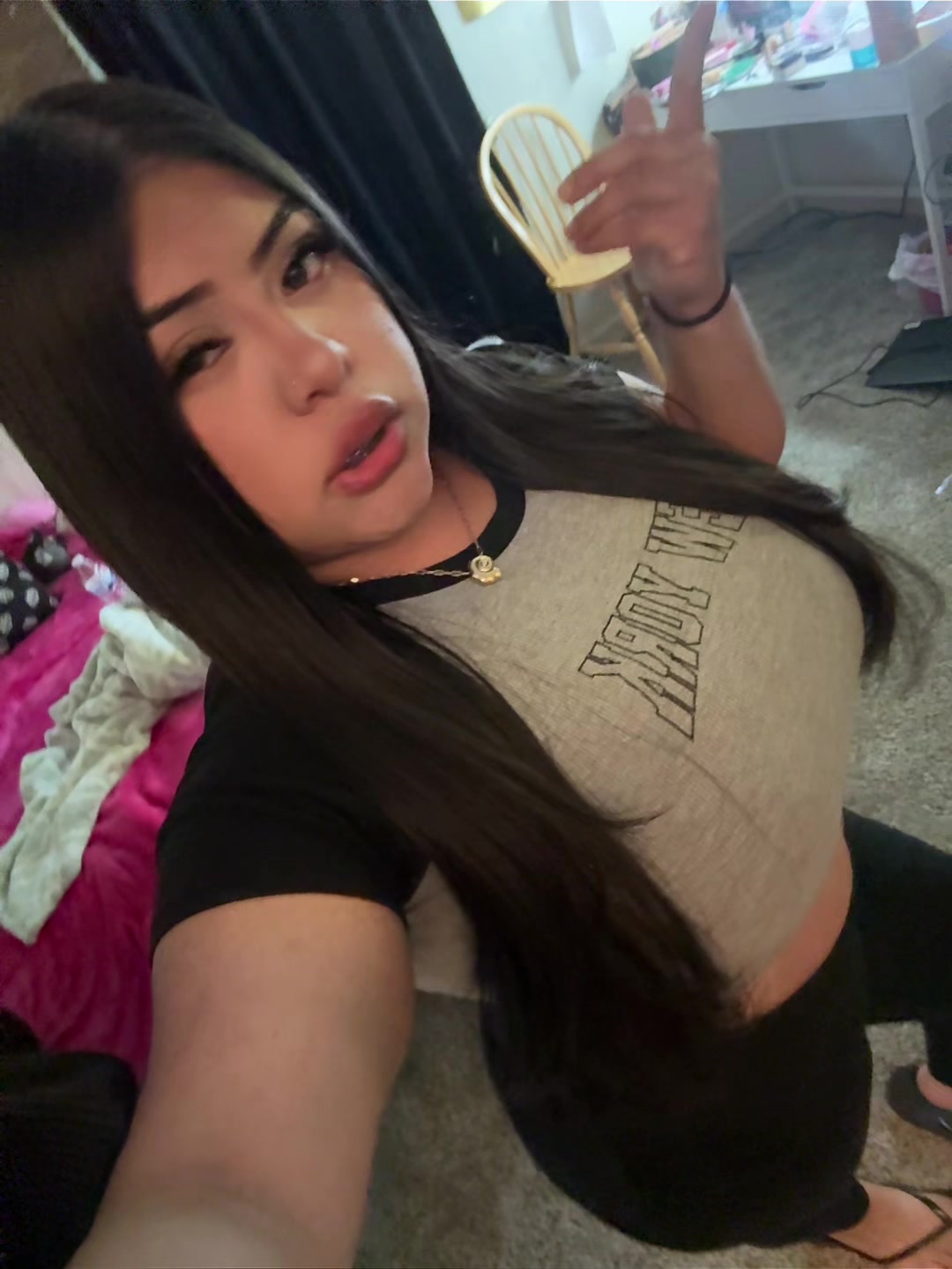 @lani________