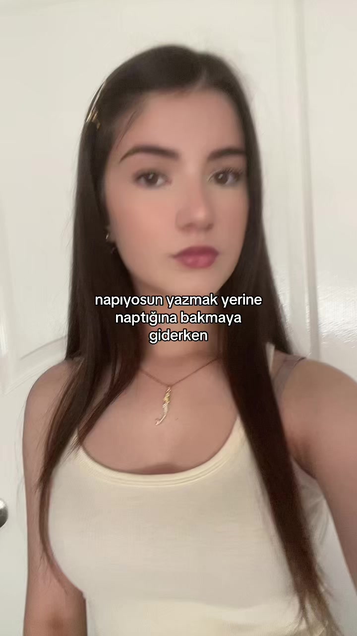 @Zehra🪽