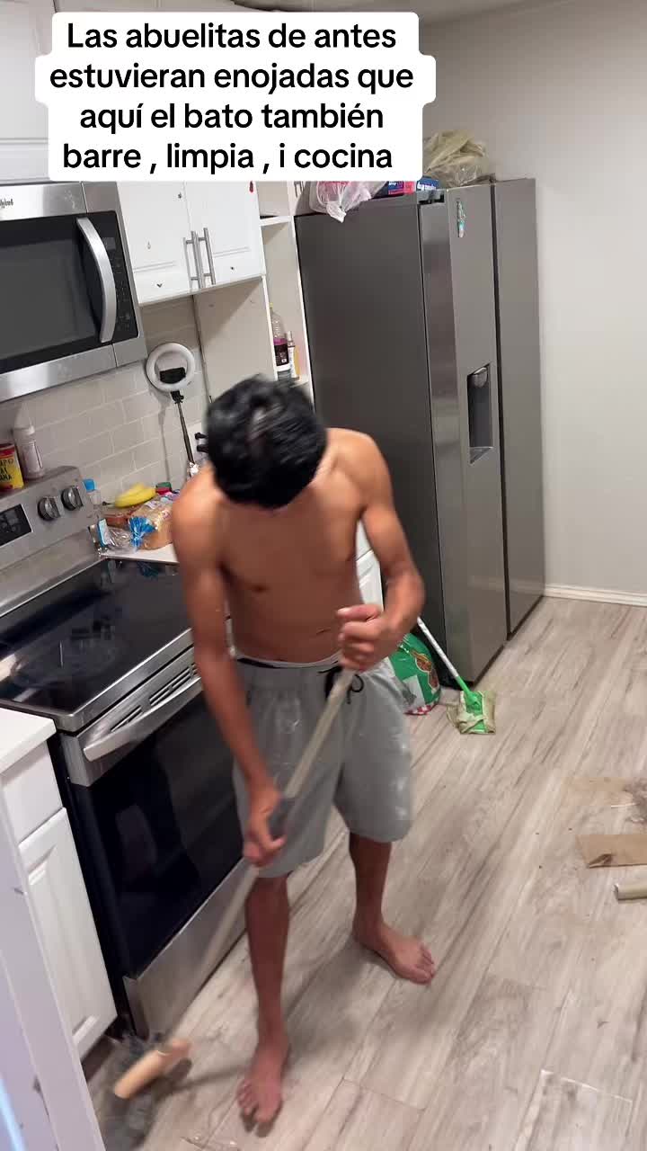 @lalalopez