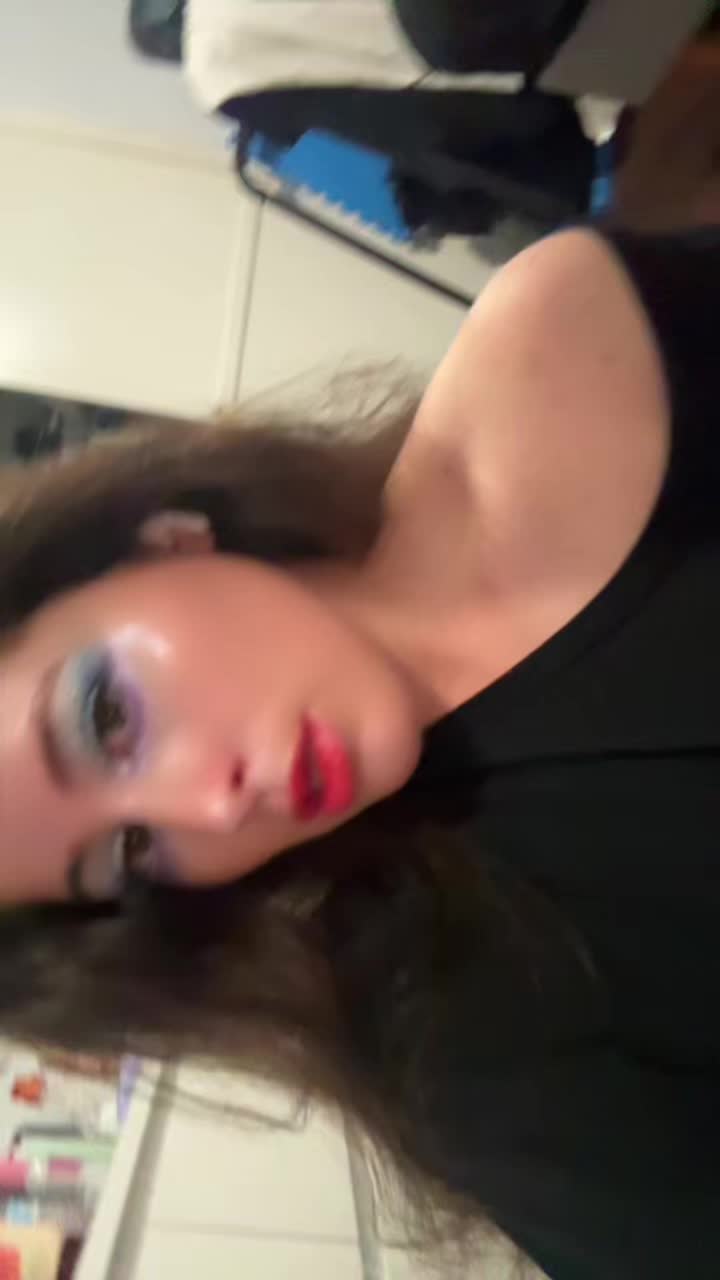 @Mae🦇