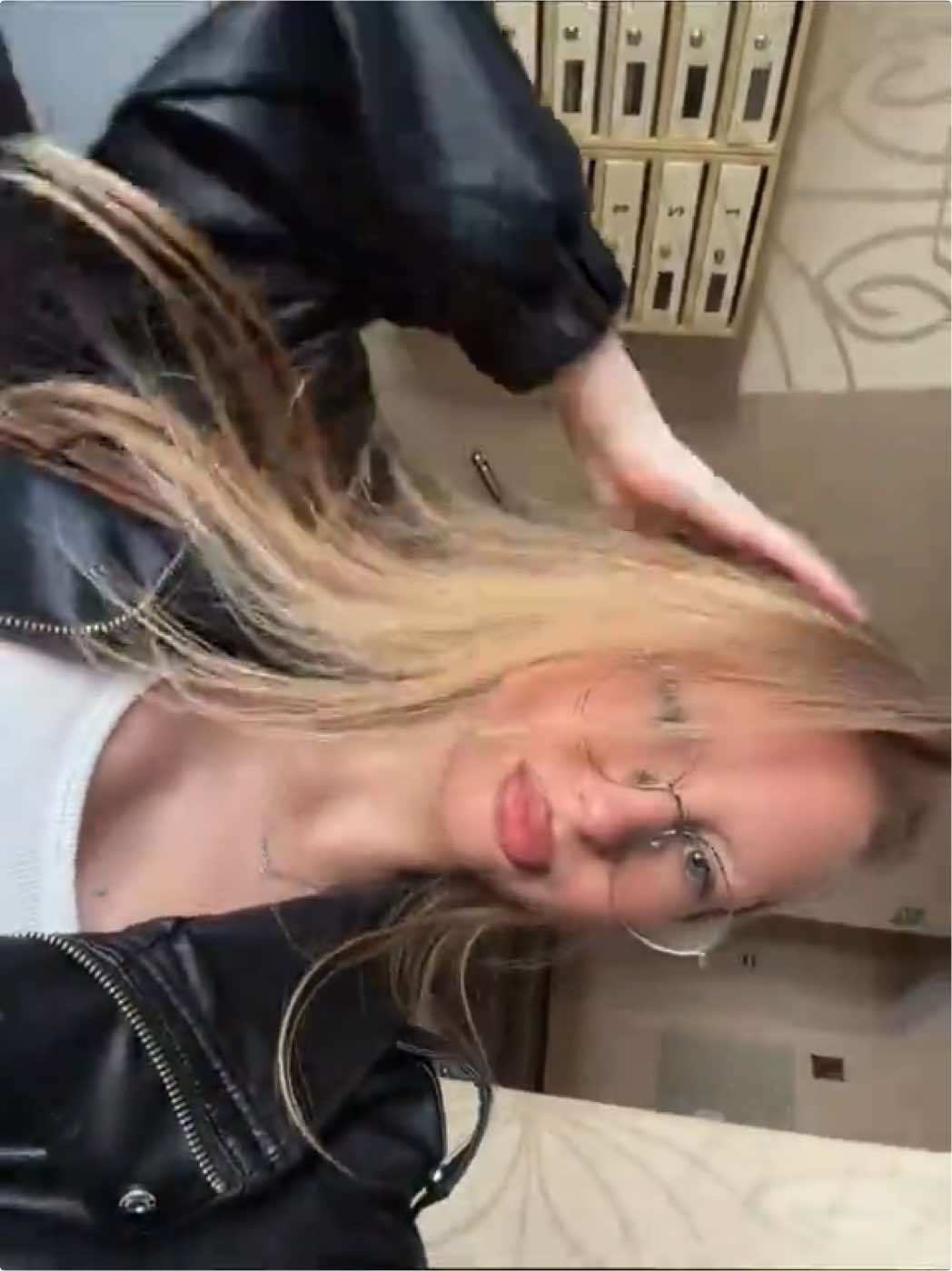 @𝒮.