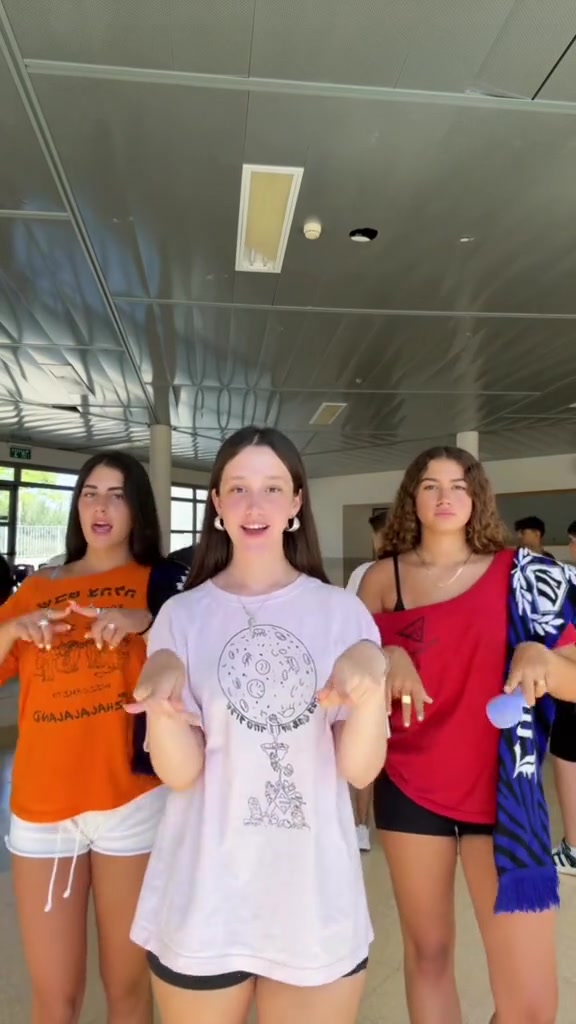 @רוני