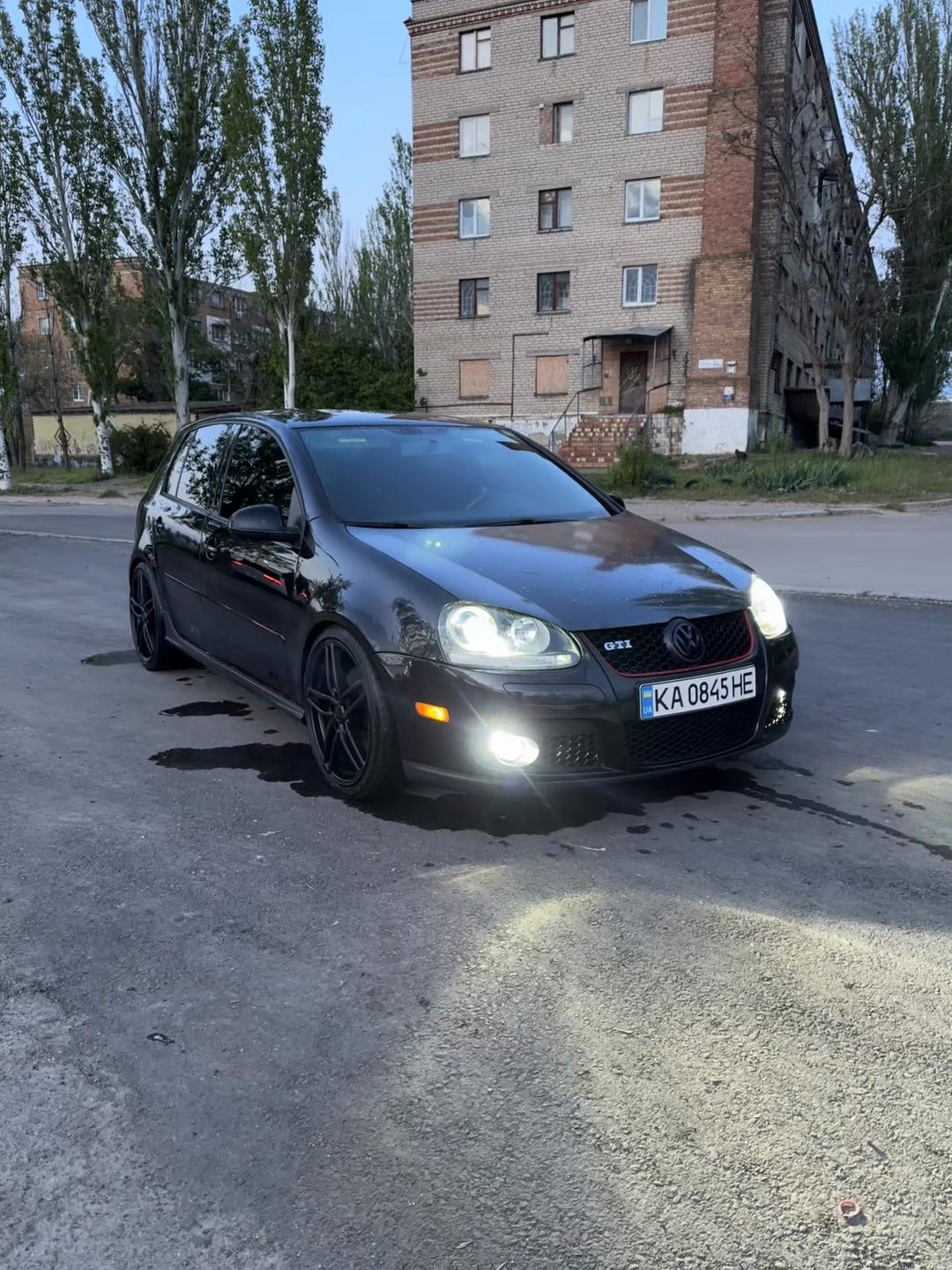 @Серенький