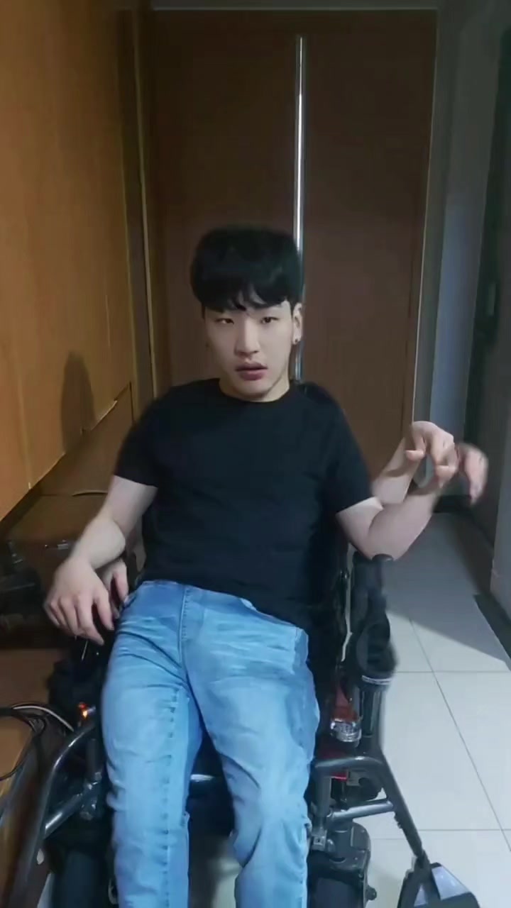 @🪻김종욱 Jong-uk🪻👨🏻🦼