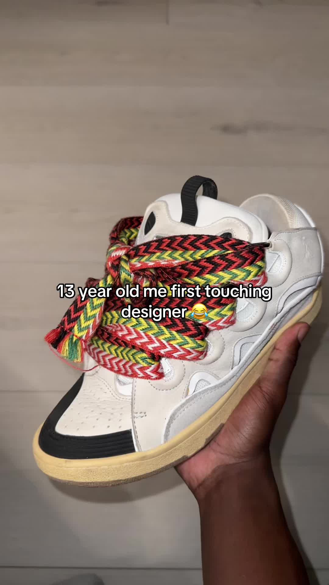 @￼