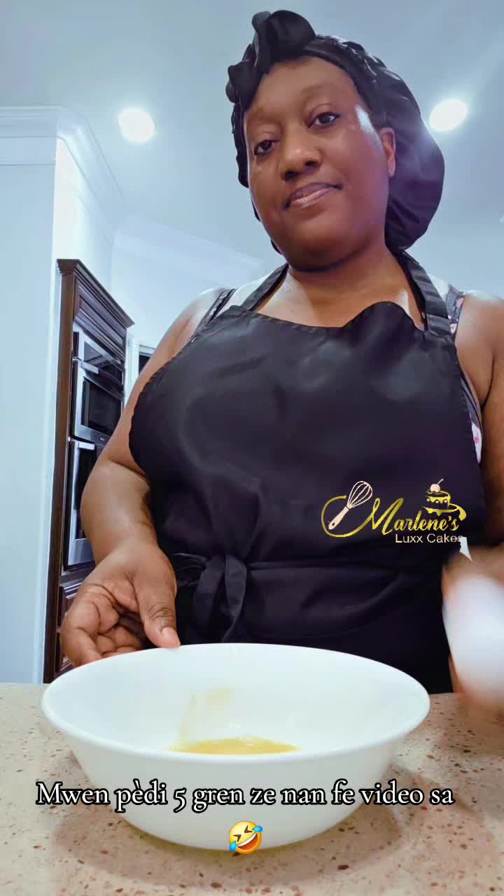 @Marlene'sLuxx_Cakes&HomeDecor
