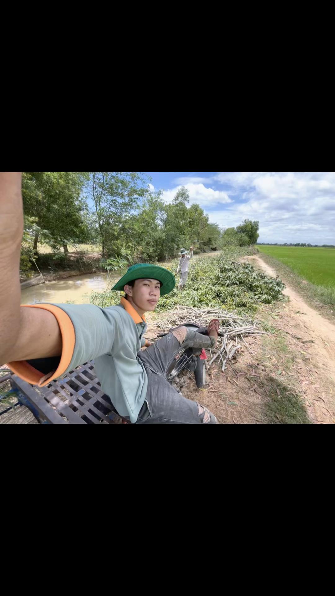 @Ahn Ahsai ៚ជើងកាងប្រចាំភូមិ🤔