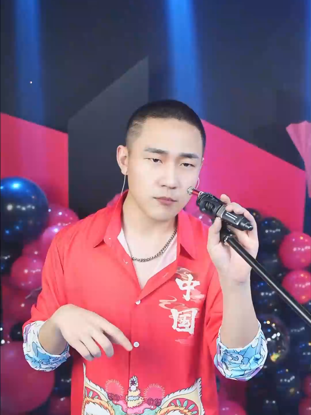 @热心村民小郝
