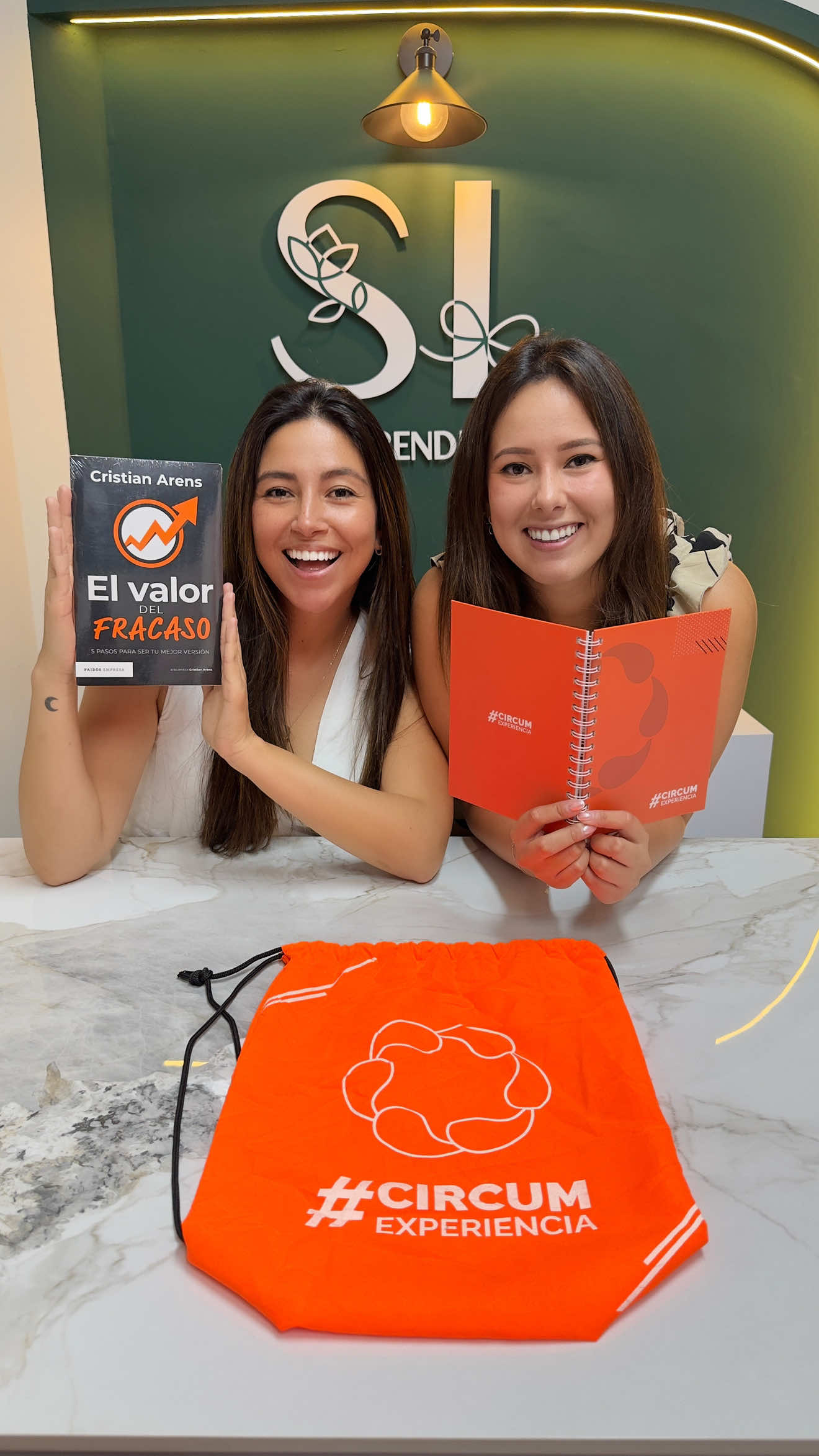 @Hermanas Empresarias