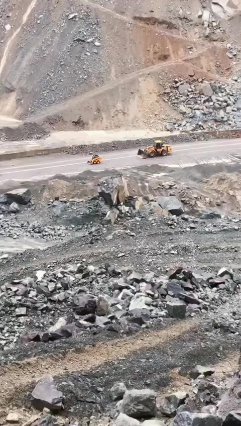 @Özcndmn