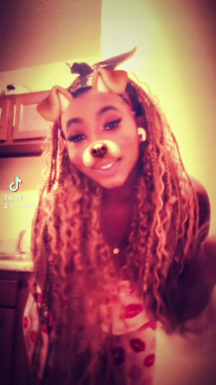 @_.itslexiii
