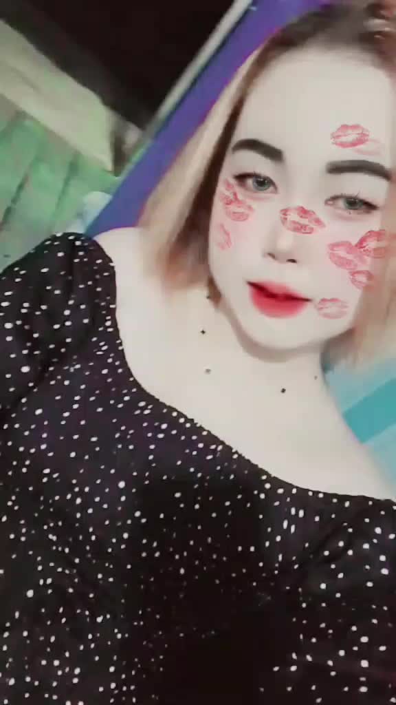 @seleb tiktok