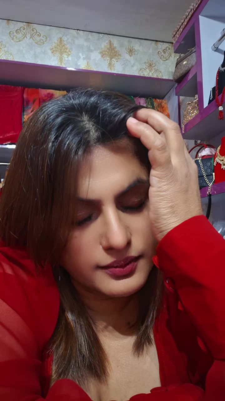 @मीना ढकाल