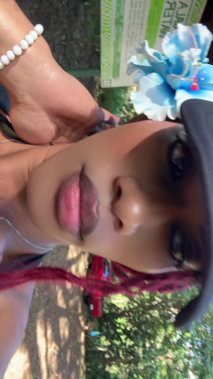 @Mala 🦋