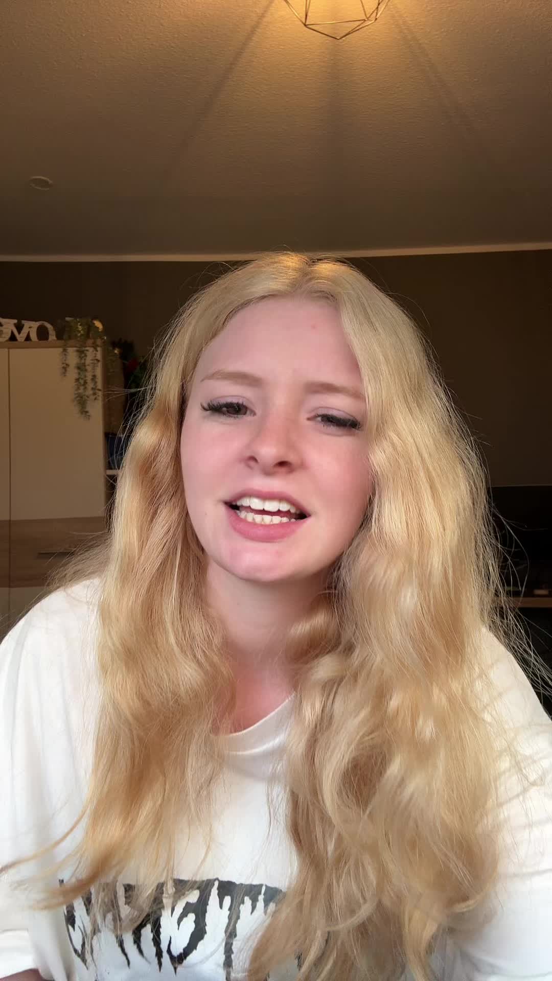 @leloo_swz