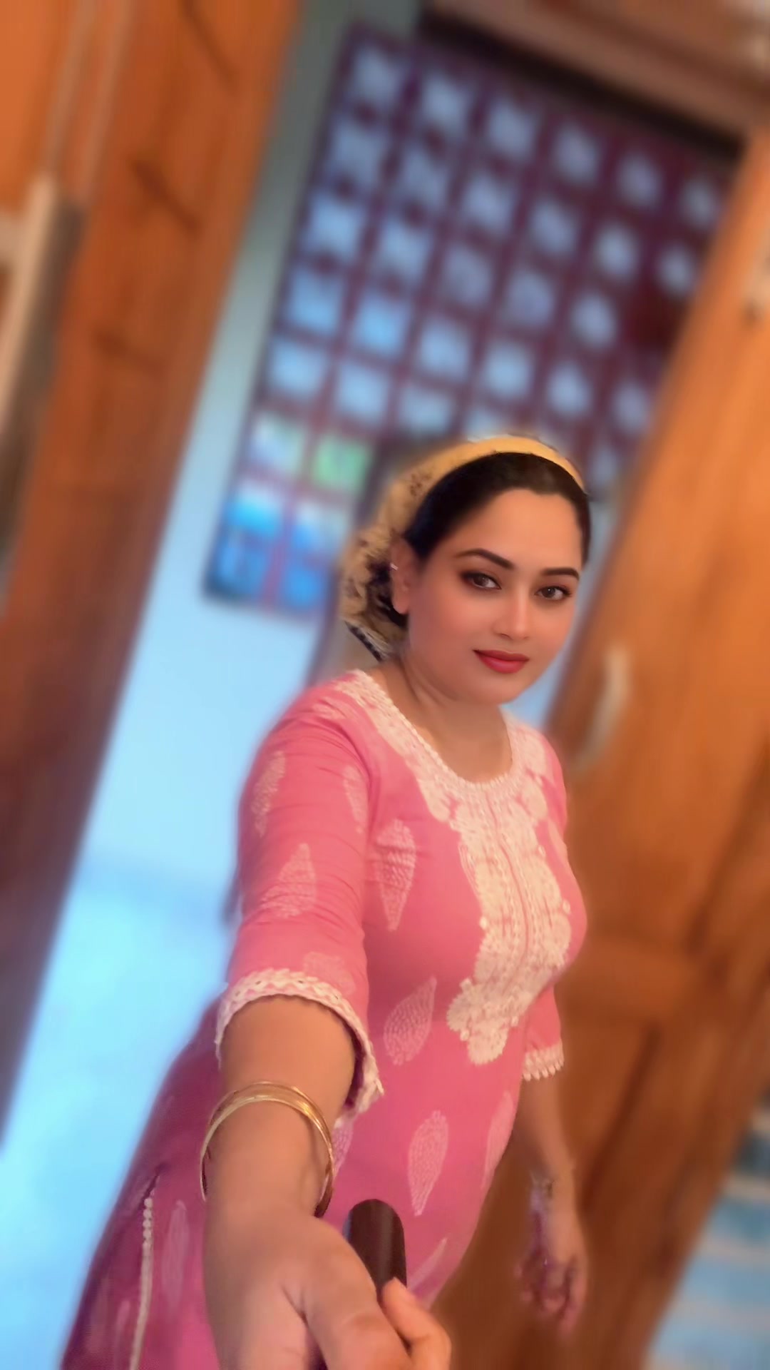 @പോന്നു മിന്നു