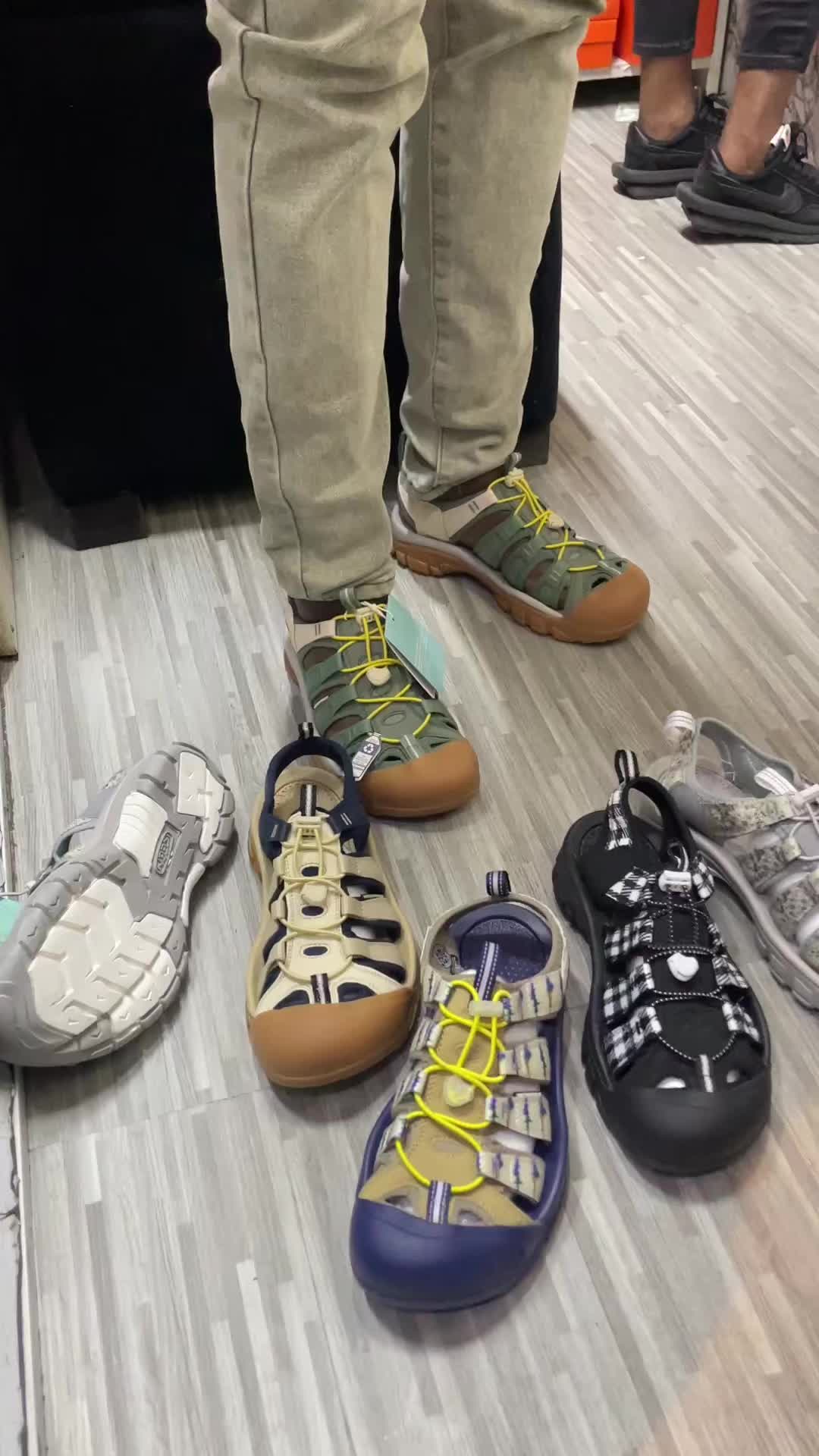 @URBAN SHOES