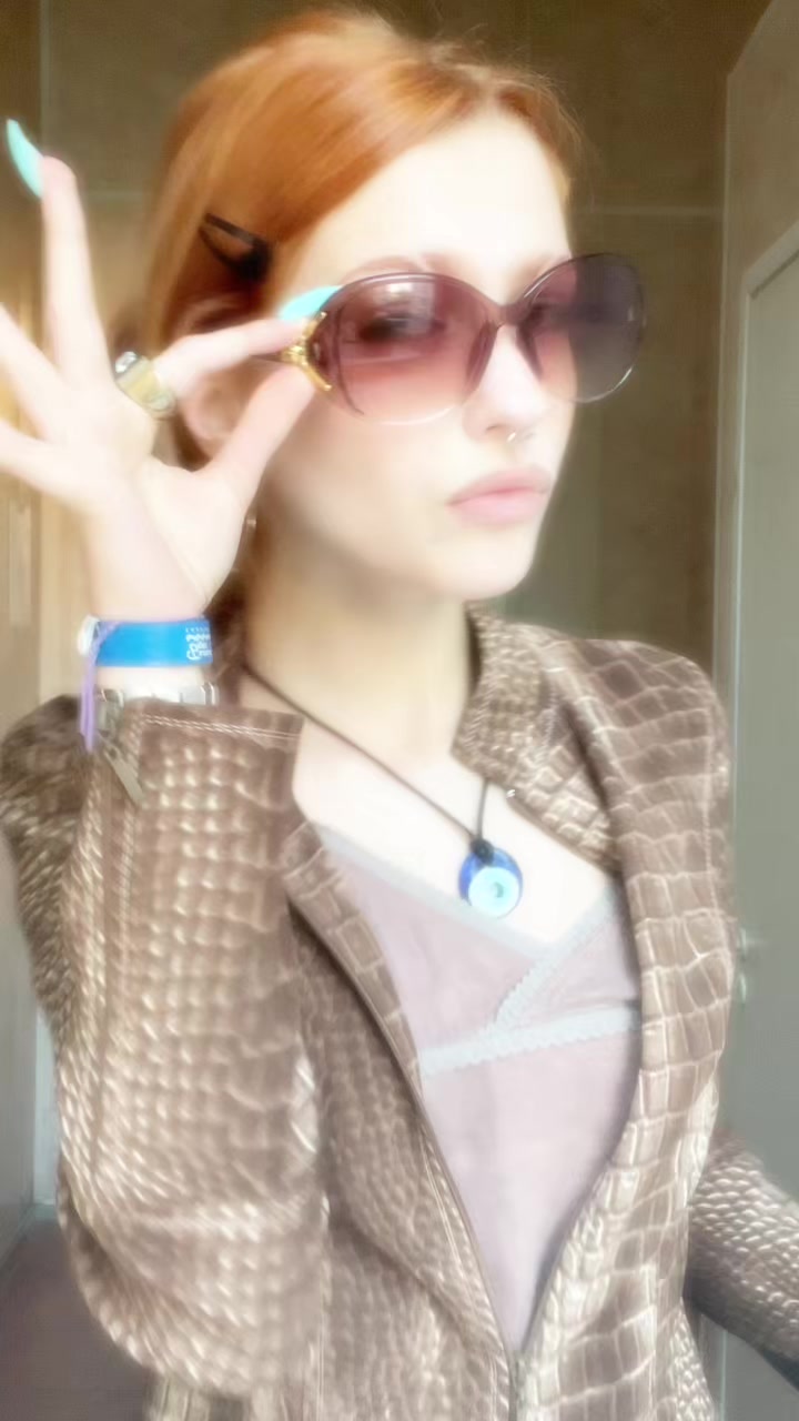 @КРАПИВ/\