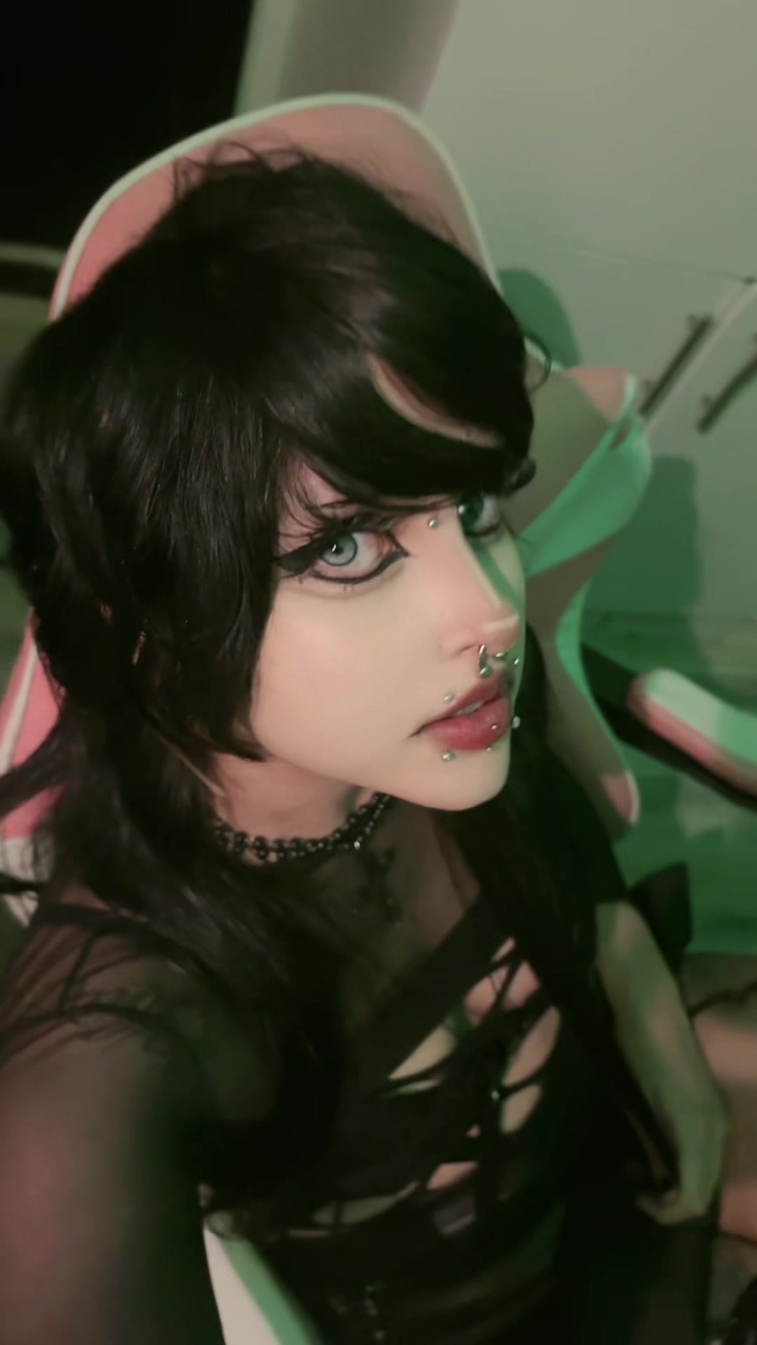@r0nroneos 🐾