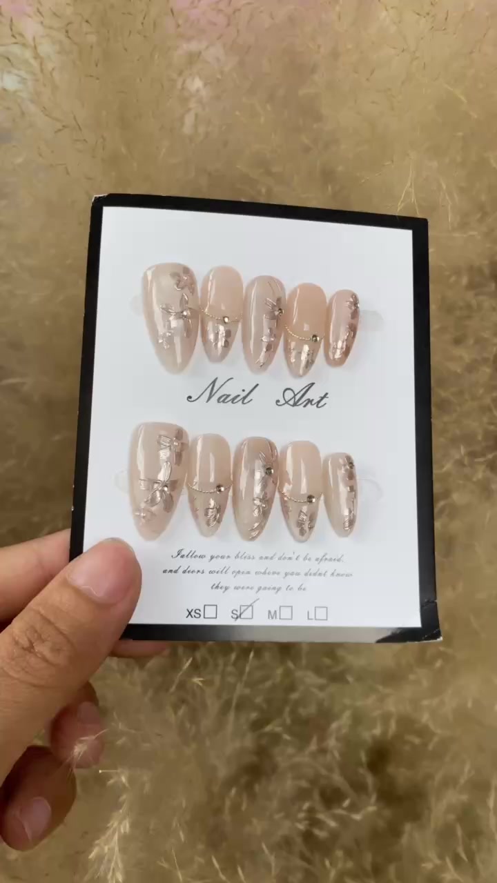 @JMhandmadepressonnails