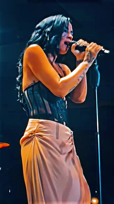 @Celebs.N.random