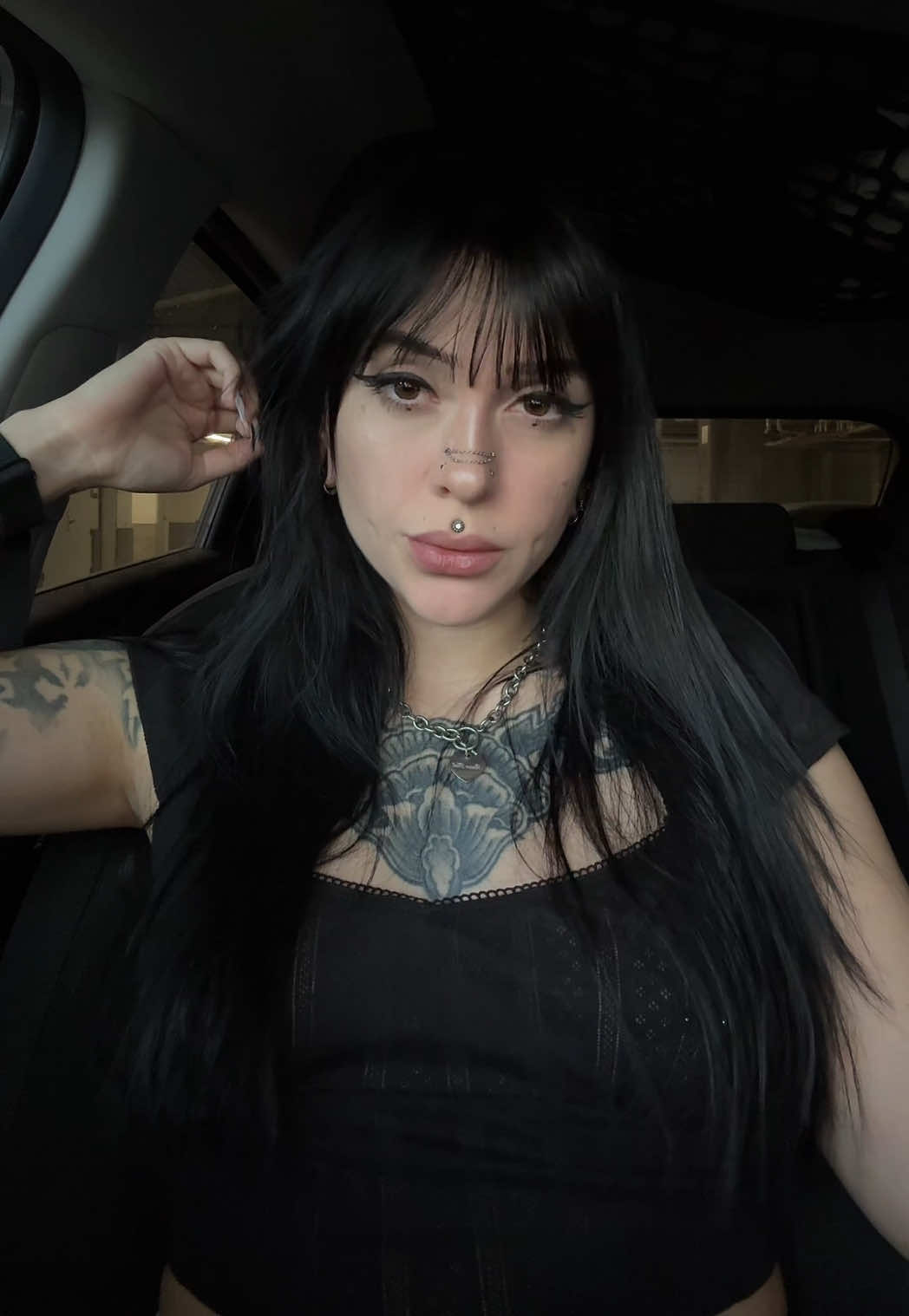 @Lunarfox_
