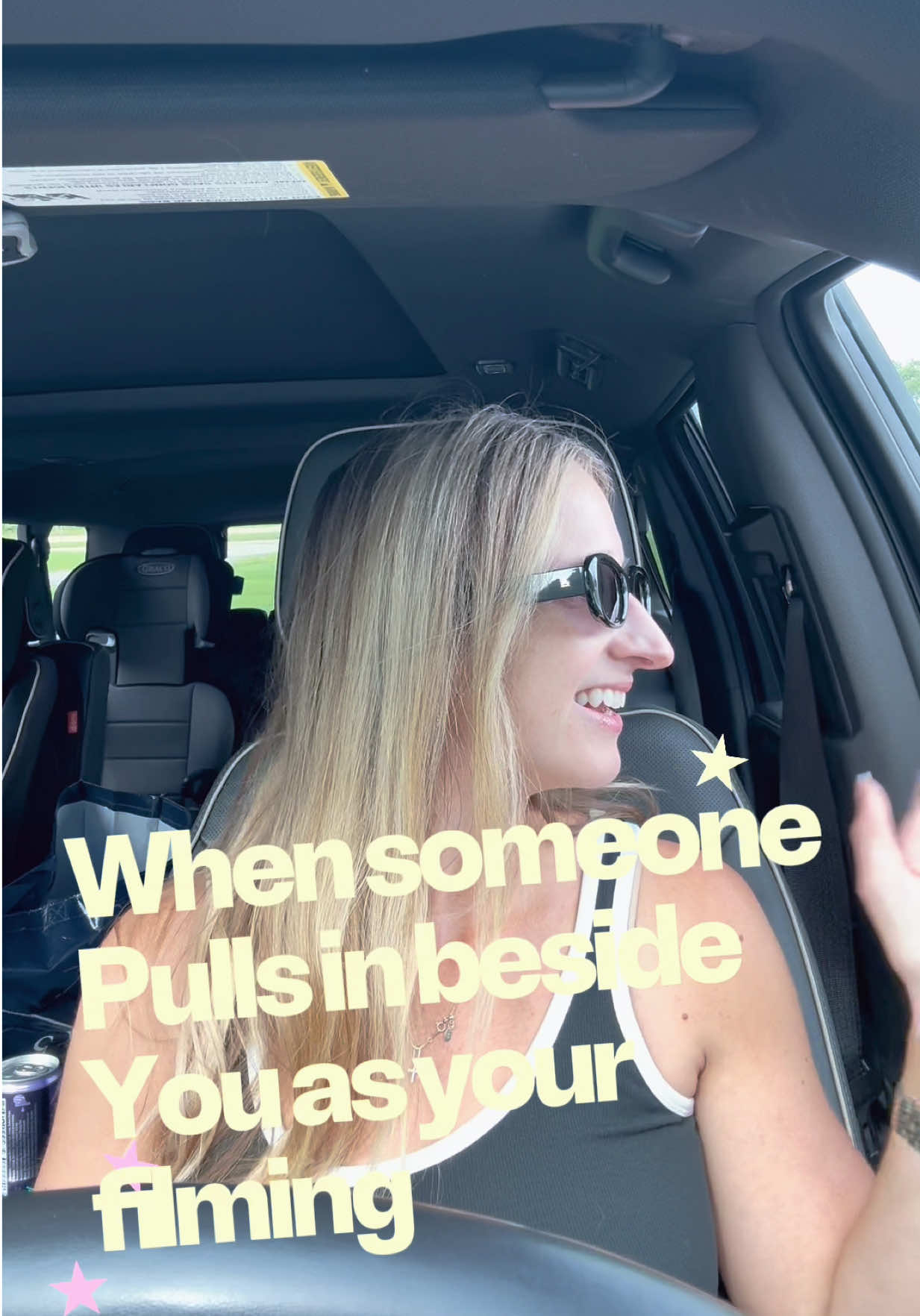 @MomfindswithErika