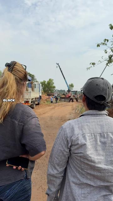 @គុជ ខ្មៅ