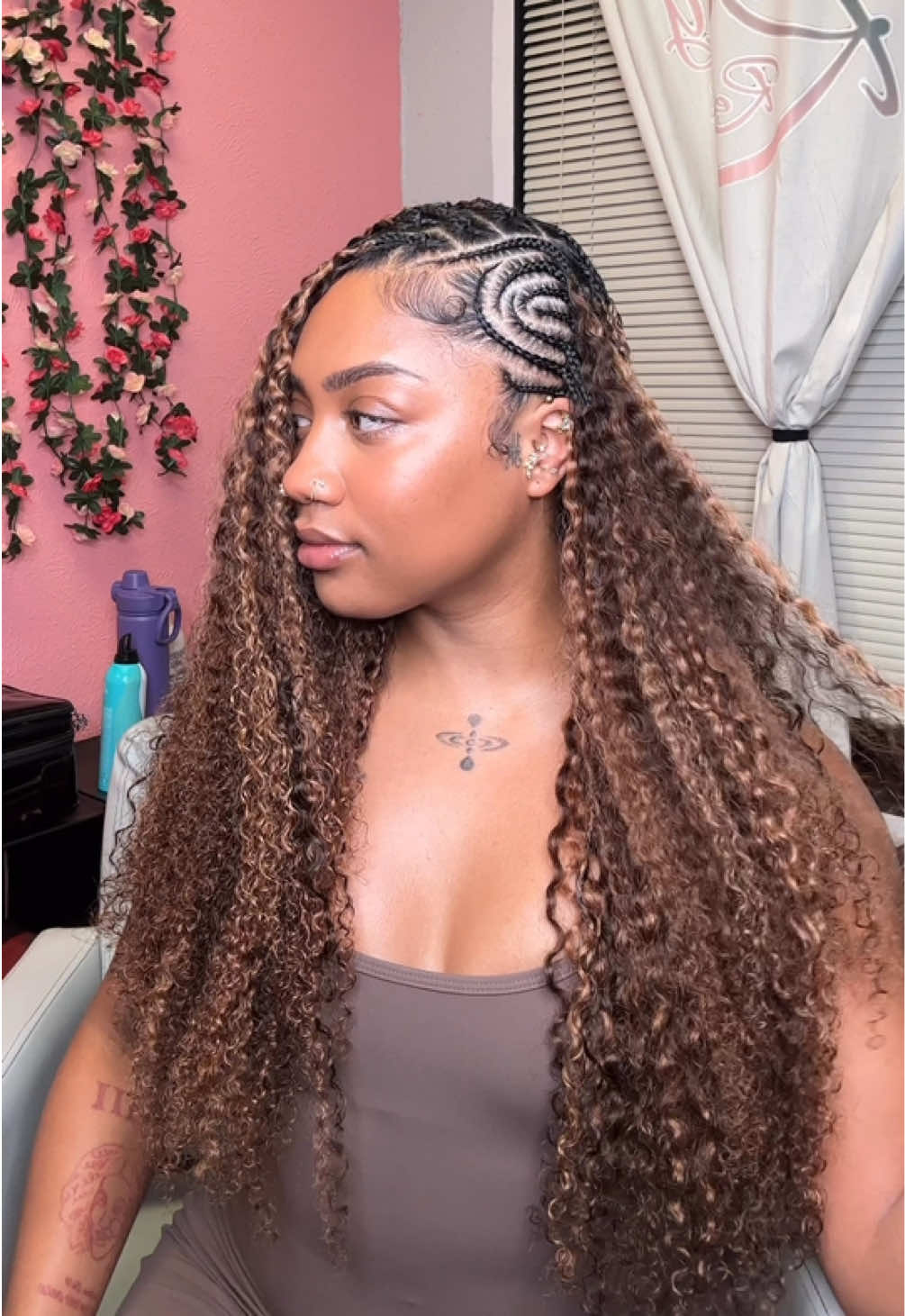 @curlybeviie