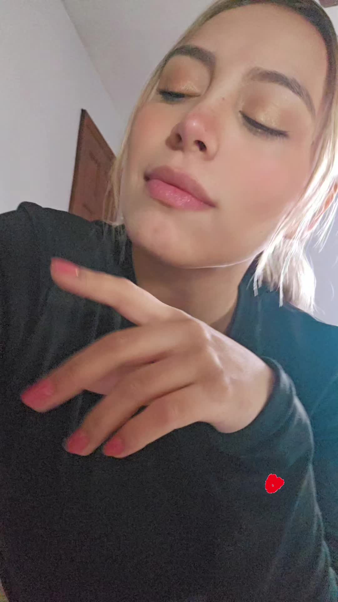 @D4Y4NNA