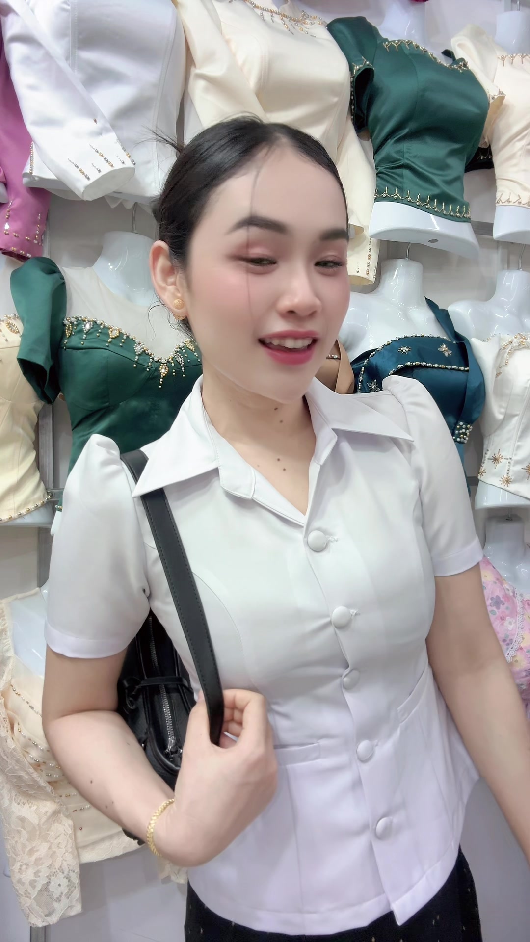@ຊື່ເພສ: ຮ້ານເສື້ອໄໝລາວລາຄາຖືກ