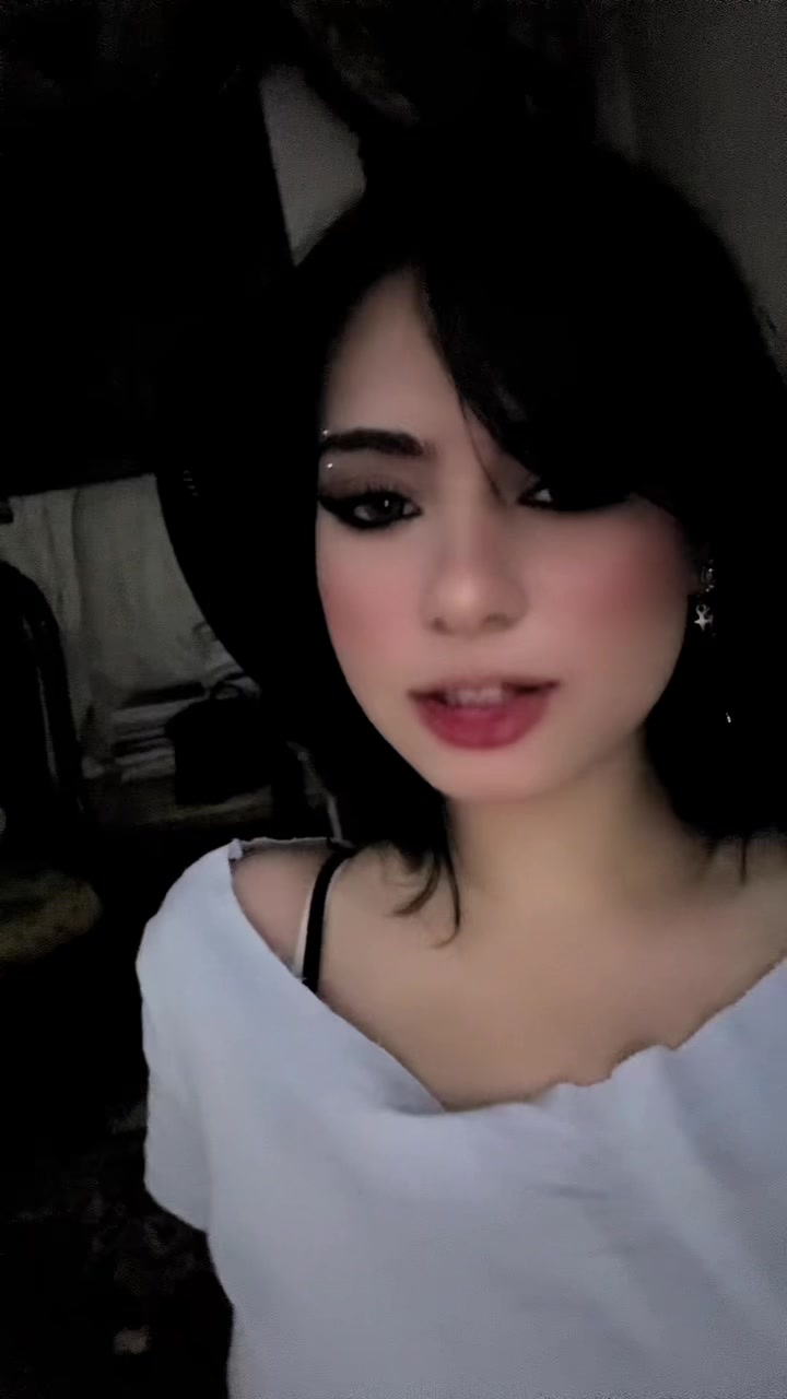 @Nia๐ฏ๏ธ