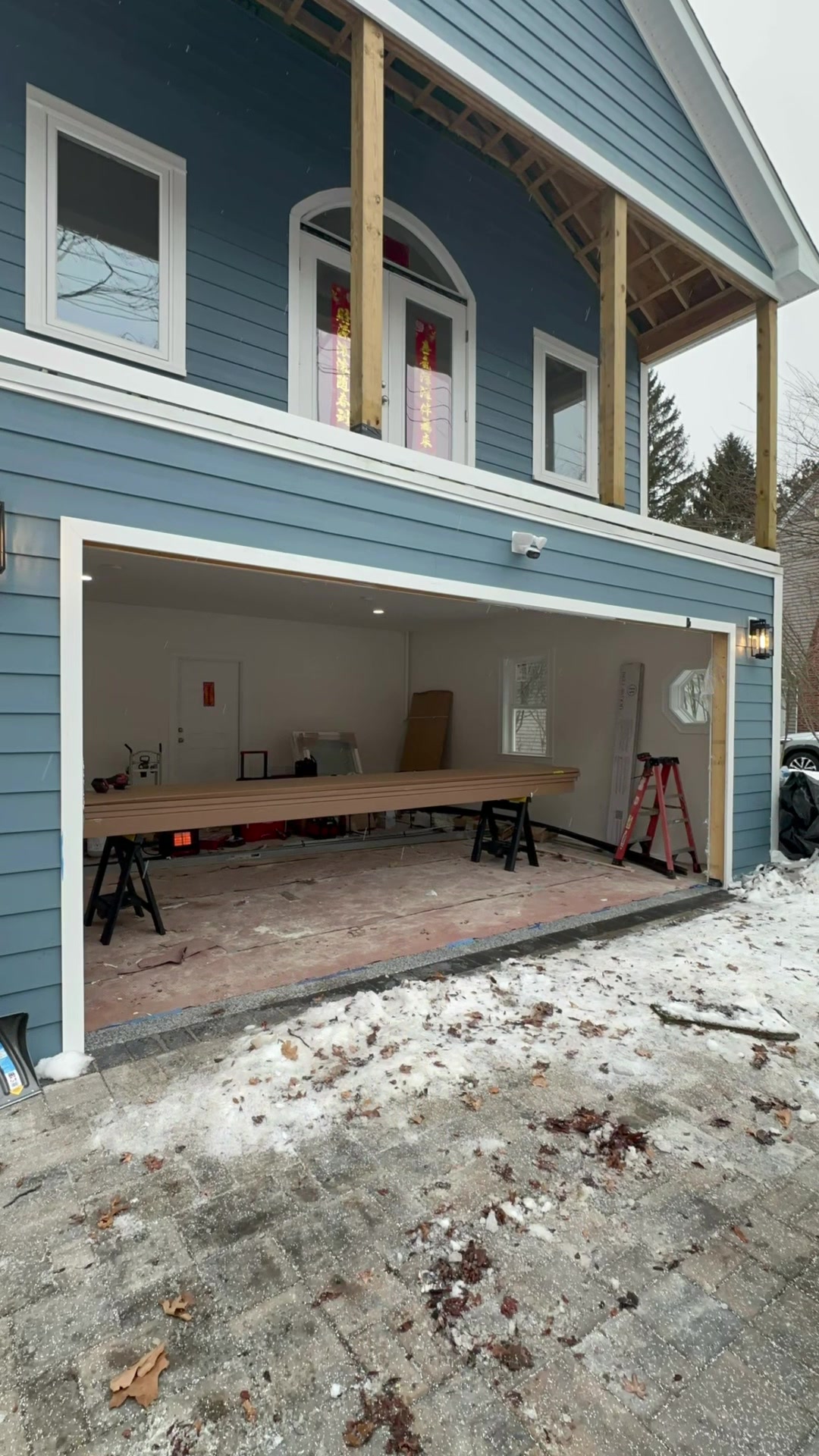 @Bella Overhead Doors LLC