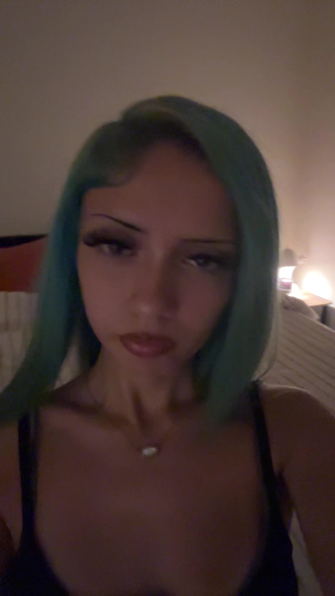 @⃟